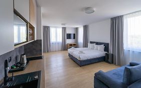 Milo Aparthotel